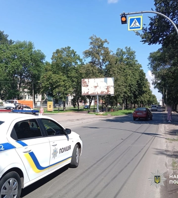 У Ніжині жінка за кермом легковика на пішохідному переході збила неповнолітню дівчину