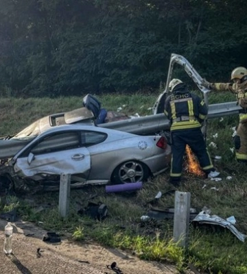 Відбійник пробив салон автомобіля: у ДТП під Києвом загинув водій (ФОТО)