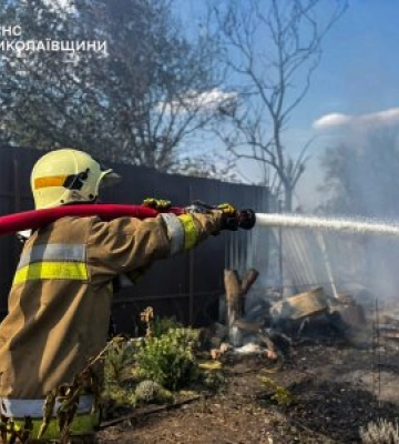 Внаслідок обстрілів на Миколаївщині виникли пожежі