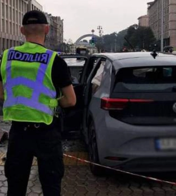 Відбійник пробив салон автомобіля: у ДТП під Києвом загинув водій (ФОТО)