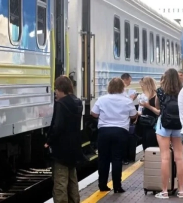 Скандал навколо квитків «Укрзалізниці»: до протесту приєдналася нардепка Скандал навколо квитків «Укрзалізниці»: до протесту приєдналася нардепка
