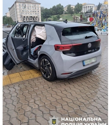 ДТП на Хрещатику: водій Volkswagen ледь не влетів у підземний перехід