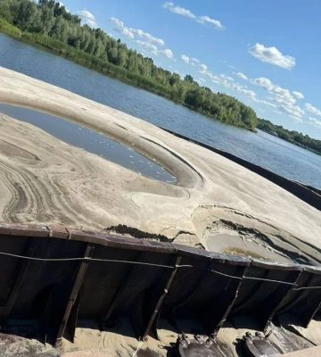 Незаконно добыли 8 тыс. тонн песка из реки Десна: дело работников спецпредприятия передали в суд