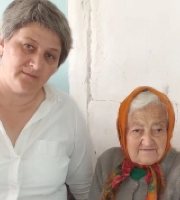 У громаді на Волині двох довгожительок привітали з днем народження