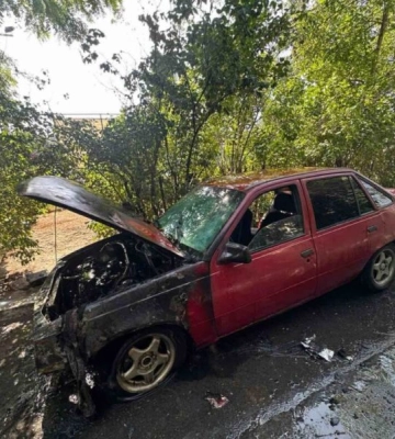 На Одещині серед білого дня загорівся автомобіль