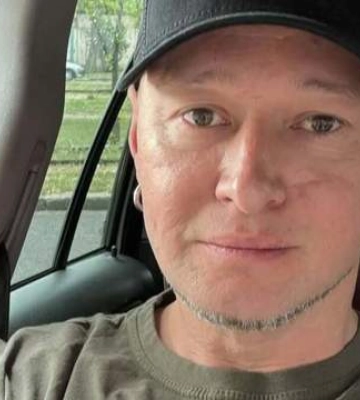 В сети поставили под сомнение службу Андрея Хлывнюка: певец ответил на упреки