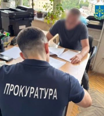 На Буковині посадовець Держземкадастру привласнив землі на 10 мільйонів гривень