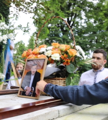 У Львові прощаються із загиблим народним депутатом Ярославом Рущишиним