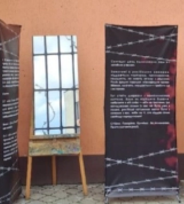 В Острозі тихою акцією вшанували пам'ять українців, закатованих у російському полоні