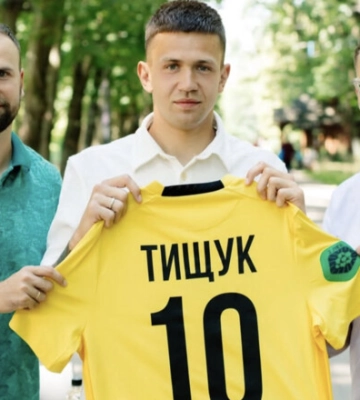 ОФИЦИАЛЬНО. Снова оригинально. Ужгород подписал контракт с игроком в парке