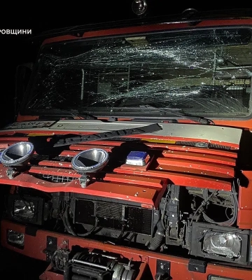 На Дніпропетровщині окупанти вдарили по рятувальниках під час гасіння пожежі