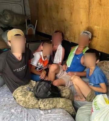 В Днепропетровской области семья с детьми пять суток скрывалась в лесу после авиаудара