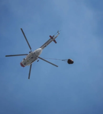 У Києві до ліквідації наслідків російської атаки залучили авіацію ДСНС