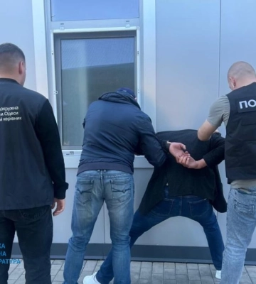 35 тисяч доларів за формальну службу: в Одесі справу 49-річного чоловіка передали до суду