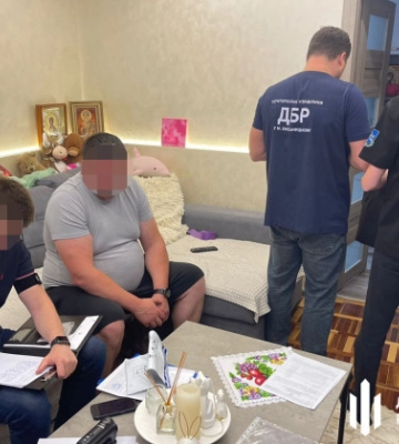 На Хмельниччині 13 посадовцям повідомлено про підозру. Збитки бюджету – понад ₴10 млн, незадеклароване майно – на ₴30 млн