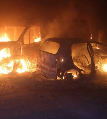 Росіяни вдарили по агропідприємству на Миколаївщині: згоріли склади та техніка