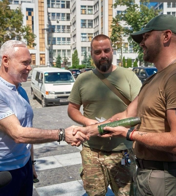 Харьков передал военным автомобили и комплекс для работы с БпЛА 