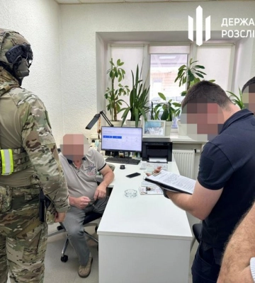 Лікарі комунальної лікарні Києва за $10-15 тис. допомагали чоловікам виїхати за кордон
