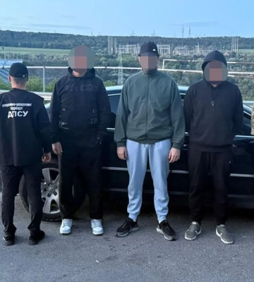 Хотів вивезти ухилянтів до Молдови: ДБР повідомило про підозру правоохоронцю