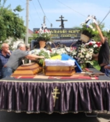 В Іршавській громаді на Хустщині попрощалися із ветераном війни Василем Добромільським