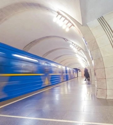 У Києві на одній із станцій метро виявили підозрілий предмет: її закрили на вхід і вихід