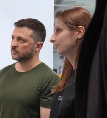 Зеленський відвідав підприємство, що виробляє «розумні» компоненти для ракет і дронів