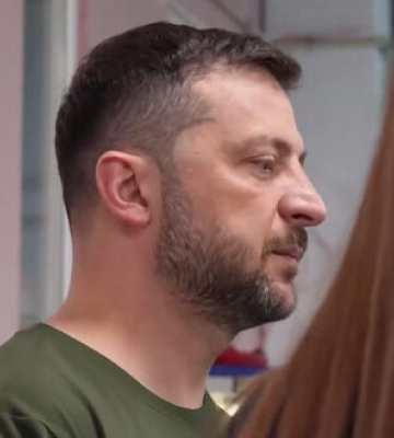 Зеленський відвідав підприємство на Київщині, що виробляє компоненти для ракет і дронів. ВIДЕО