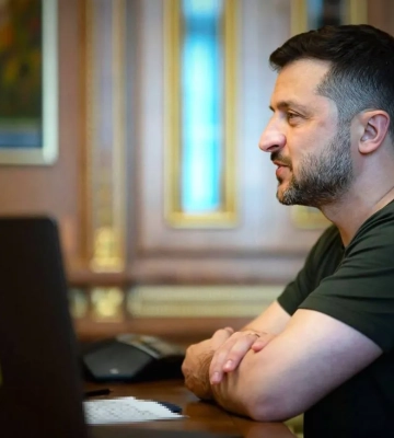 Зеленський відвідав підприємство, що виробляє «розумні» компоненти для ракет і дронів