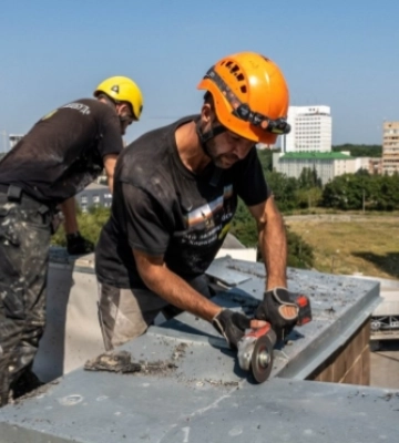 Зарплата до 70 тысяч гривень: кого ищут работодатели в Киеве
