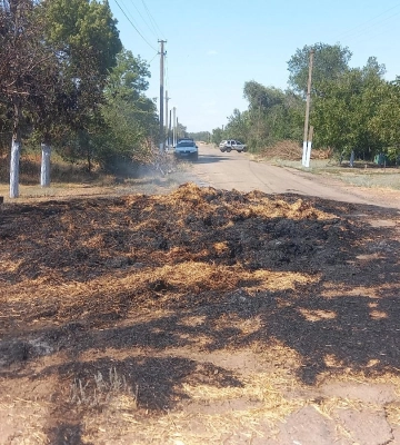 У Білгород-Дністровському районі жінка підпалила солому біля будинку односельця