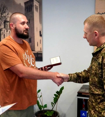 Дружина загиблого воїна з Волині пише книгу спогадів для їхнього 5-річного сина