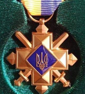 Зеленський подав у Раду законопроєкт, щоб зробити «Хрест бойових заслуг» однією з найвагоміших нагород
