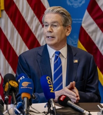 Бессент попередив Китай про 100% мита у випадку купівлі російської нафти