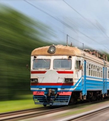 Ворог атакував залізницю на Дніпропетровщині: пошкоджено колії та мережу