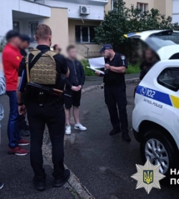 У Києві водій вистрілив у лице перехожому через зауваження щодо паркування авто