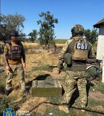 СБУ та Нацполіція затримали ділка, який намагався налагодити незаконний продаж «трофейної» зброї в Україні
