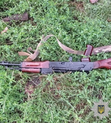 Розшукуваний за подвійне вбивство чоловік застрелився під час перемовин - поліція