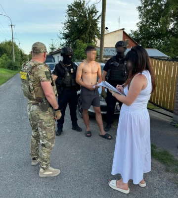 На Волині затримали ділків, які обіцяли за $6200 виїзд чоловікам до Румунії