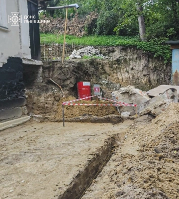 На Львівщині біля будинку знайшли артснаряд часів Другої світової, - ФОТО