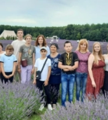 Родини загиблих та безвісти зниклих воїнів Горохівської громади відвідали Фестиваль лаванди та лілій