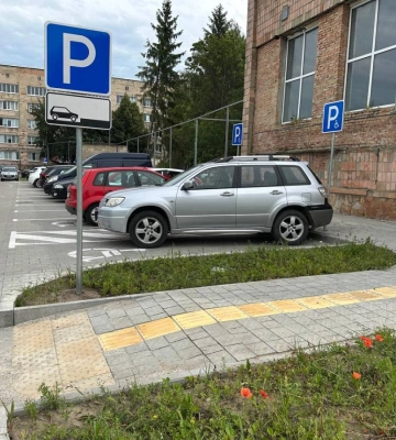 У Рівному перевірили будівництво парковок біля міської лікарні