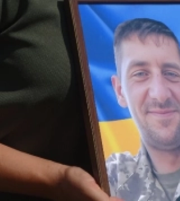 У селі Селець попрощалися із захисником Володимиром Морозом