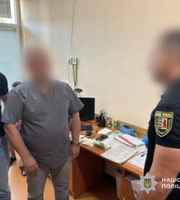 Фіктивне лікування заради відстрочки: на Закарпатті лікар торгував медичними довідками