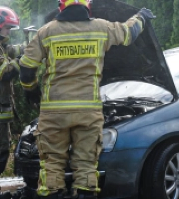 В Ужгороді посеред дороги загорівся Volkswagen
