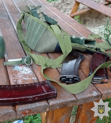 Розшукуваний за подвійне вбивство чоловік застрелився під час перемовин - поліція