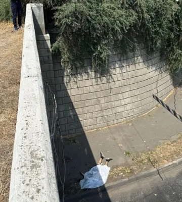 ДБР розслідує обставини смерті чоловіка, який стрибнув з моста під час перевірки облікових документів