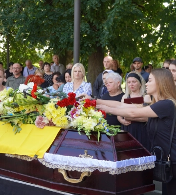 В Ужгороді попрощалися з полеглим воїном Олександром Ануфрієм