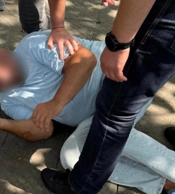 За 25 тис. євро обіцяв влаштувати дівчину на керівну посаду до Офісу Генпрокурора: Затримано шахрая. ФОТО