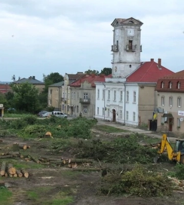 На Львівщині знищили сквер