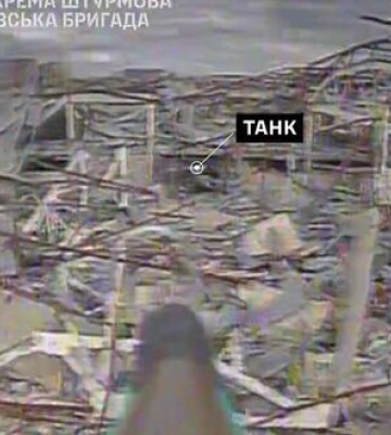 Воины 5-й ОШБр уничтожили замаскированный танк оккупантов, орудие, блиндажи и инженерные укрытия. ВИДЕО